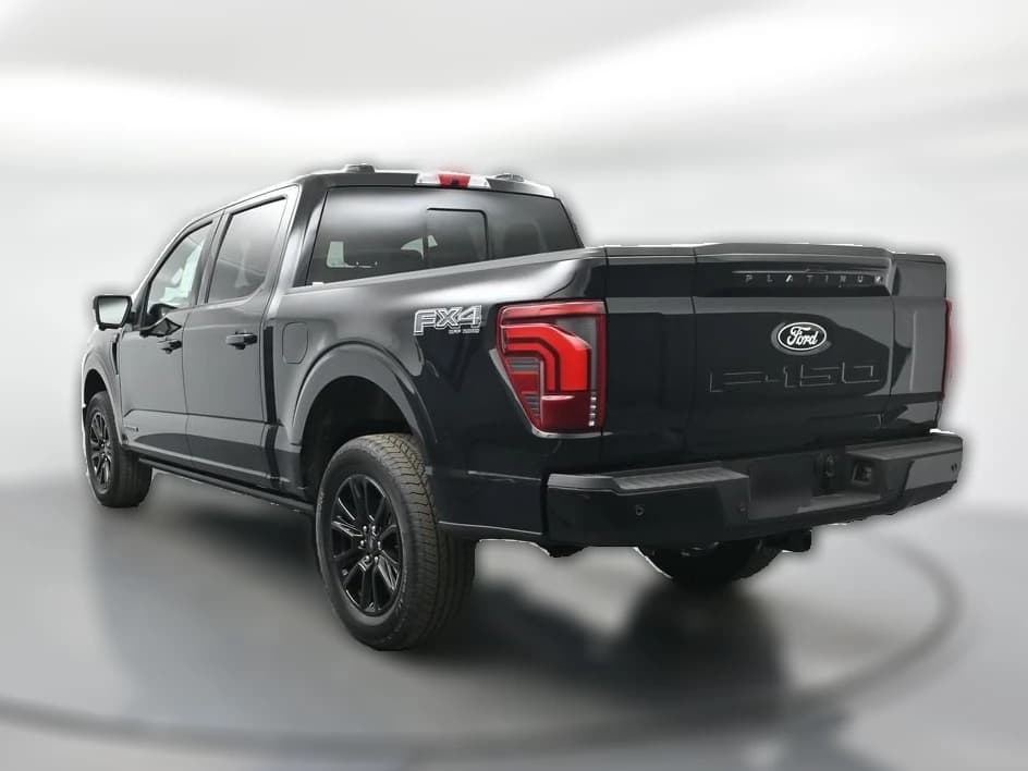 Ford F-150 Platinum 4WD SuperCrew 5.5' Box 2025 — side view