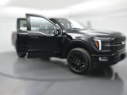 Ford F-150 Platinum 4WD SuperCrew 5.5' Box 2025 — side view