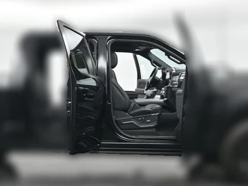 Ford F-150 Platinum 4WD SuperCrew 5.5' Box 2025 — side view