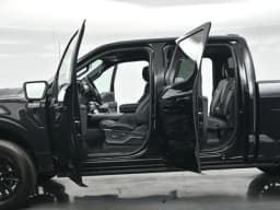 Ford F-150 Platinum 4WD SuperCrew 5.5' Box 2025 — side view