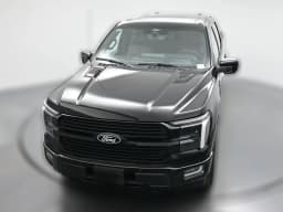 Ford F-150 Platinum 4WD SuperCrew 5.5' Box 2025 — side view
