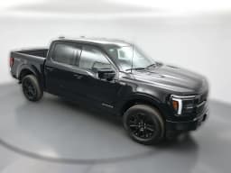 Ford F-150 Platinum 4WD SuperCrew 5.5' Box 2025 — side view