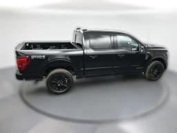 Ford F-150 Platinum 4WD SuperCrew 5.5' Box 2025 — side view