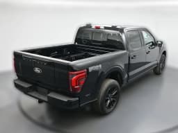 Ford F-150 Platinum 4WD SuperCrew 5.5' Box 2025 — side view