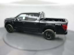 Ford F-150 Platinum 4WD SuperCrew 5.5' Box 2025 — side view