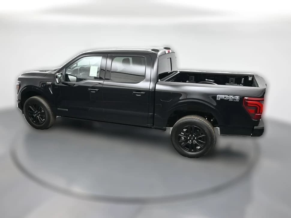 Ford F-150 Platinum 4WD SuperCrew 5.5' Box 2025 — side view