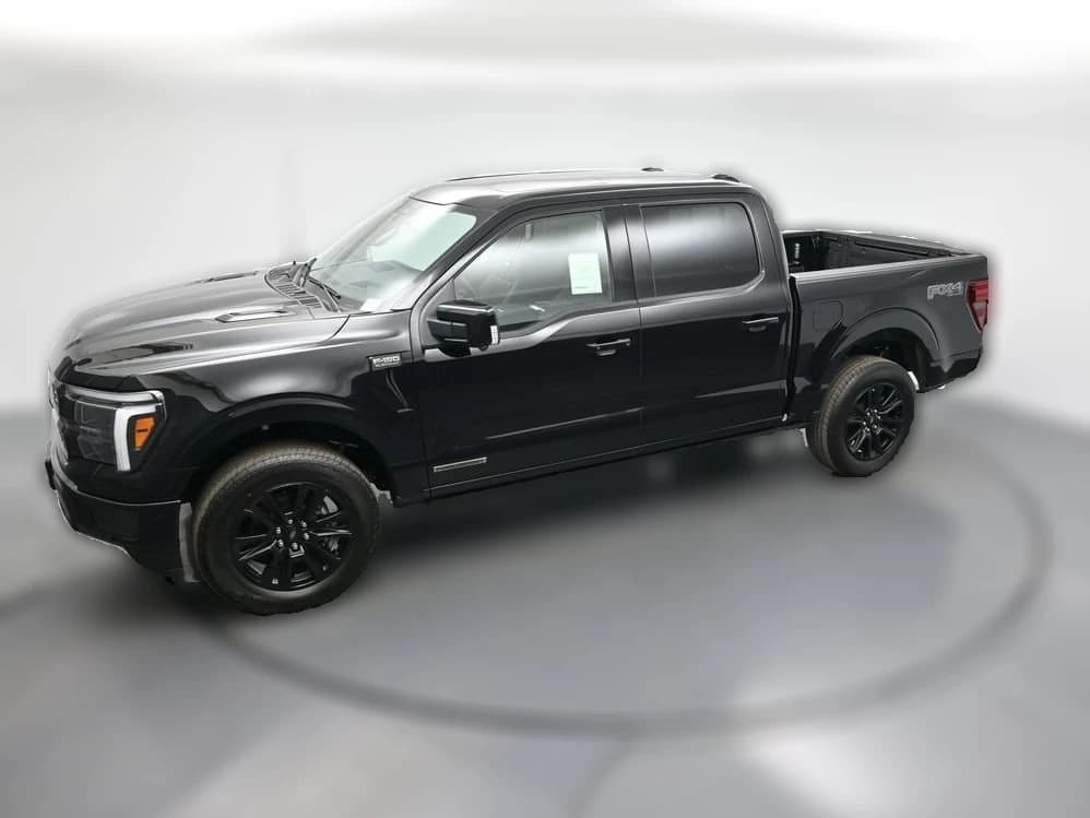 Ford F-150 Platinum 4WD SuperCrew 5.5' Box 2025 — side view