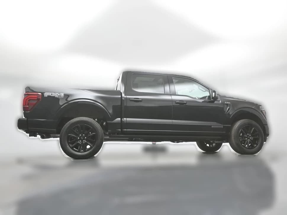 Ford F-150 Platinum 4WD SuperCrew 5.5' Box 2025 — side view