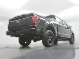 Ford F-150 Platinum 4WD SuperCrew 5.5' Box 2025 — side view