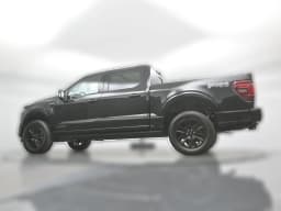 Ford F-150 Platinum 4WD SuperCrew 5.5' Box 2025 — side view