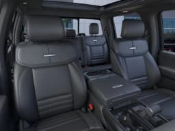 Ford F-150 Platinum 4WD SuperCrew 5.5' Box 2025 — side view