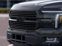 Ford F-150 Platinum 4WD SuperCrew 5.5' Box 2025 — side view