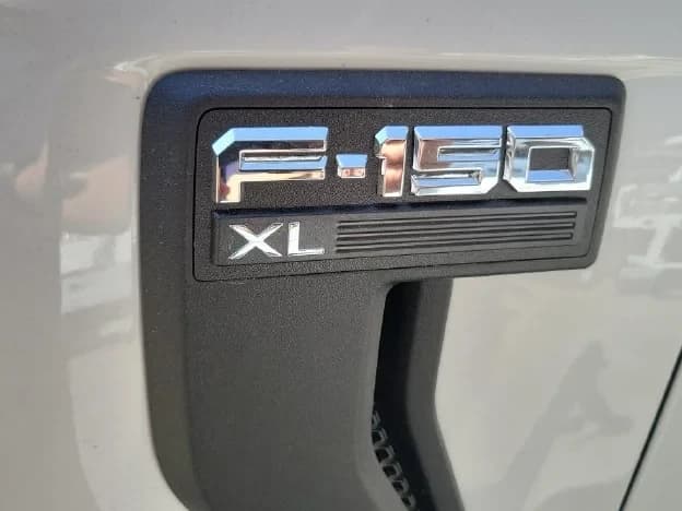 Ford F-150 XL 2WD Reg Cab 8' Box 2026 — side view