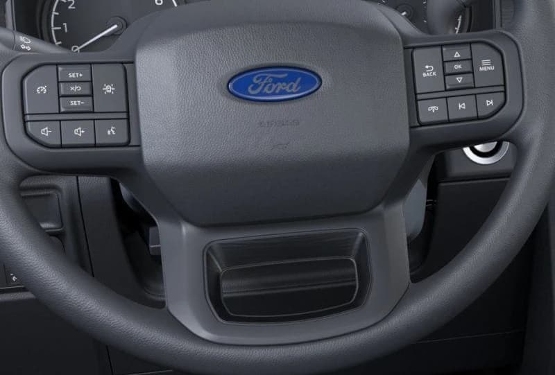 Ford F-150 XL 4WD Reg Cab 6.5' Box 2026 — side view