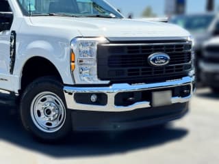 Ford Super Duty F-250 SRW XL 4WD Reg Cab 8' Box