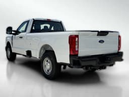 Ford Super Duty F-350 SRW XL 2WD Reg Cab 8' Box 2024 — side view