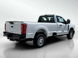 Ford Super Duty F-350 SRW XL 2WD Reg Cab 8' Box 2024 — side view