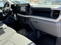 Ford Super Duty F-350 SRW XL 2WD Reg Cab 8' Box 2024 — side view