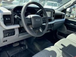 Ford Super Duty F-350 SRW XL 2WD Reg Cab 8' Box 2024 — side view