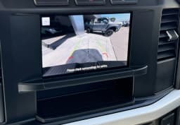 Ford Super Duty F-350 SRW XL 2WD Reg Cab 8' Box 2024 — side view
