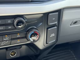 Ford Super Duty F-350 SRW XL 2WD Reg Cab 8' Box 2024 — side view