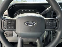 Ford Super Duty F-350 SRW XL 2WD Reg Cab 8' Box 2024 — side view