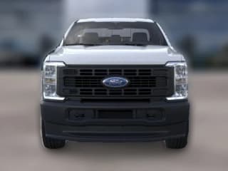 Ford Super Duty F-350 SRW XL 4WD Reg Cab 8' Box