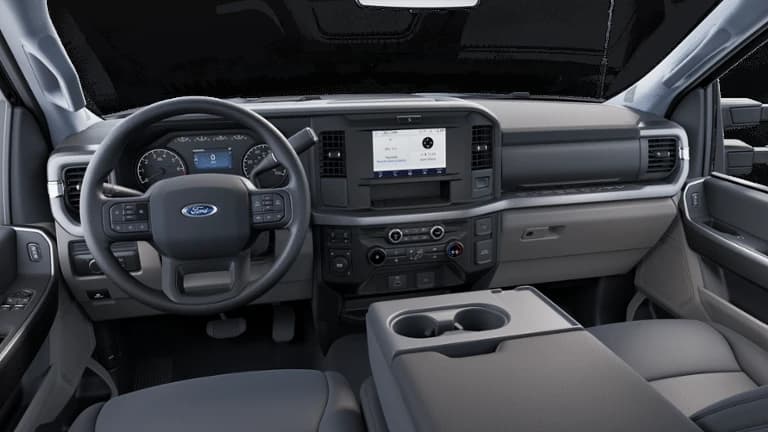 Ford Super Duty F-350 SRW XLT 4WD Reg Cab 8' Box 2025 — side view