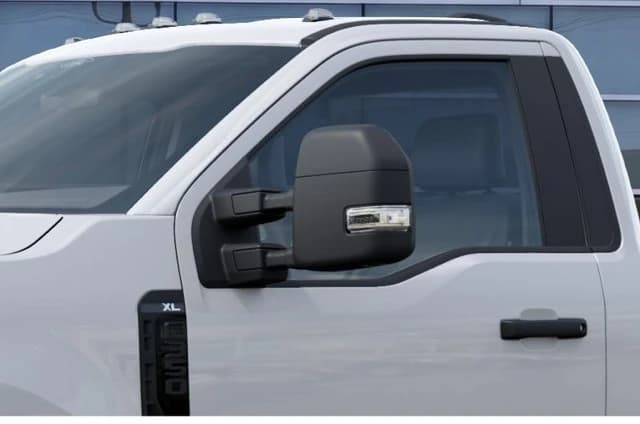 Ford Super Duty F-350 SRW XL 4WD Reg Cab 8' Box 2027 — side view