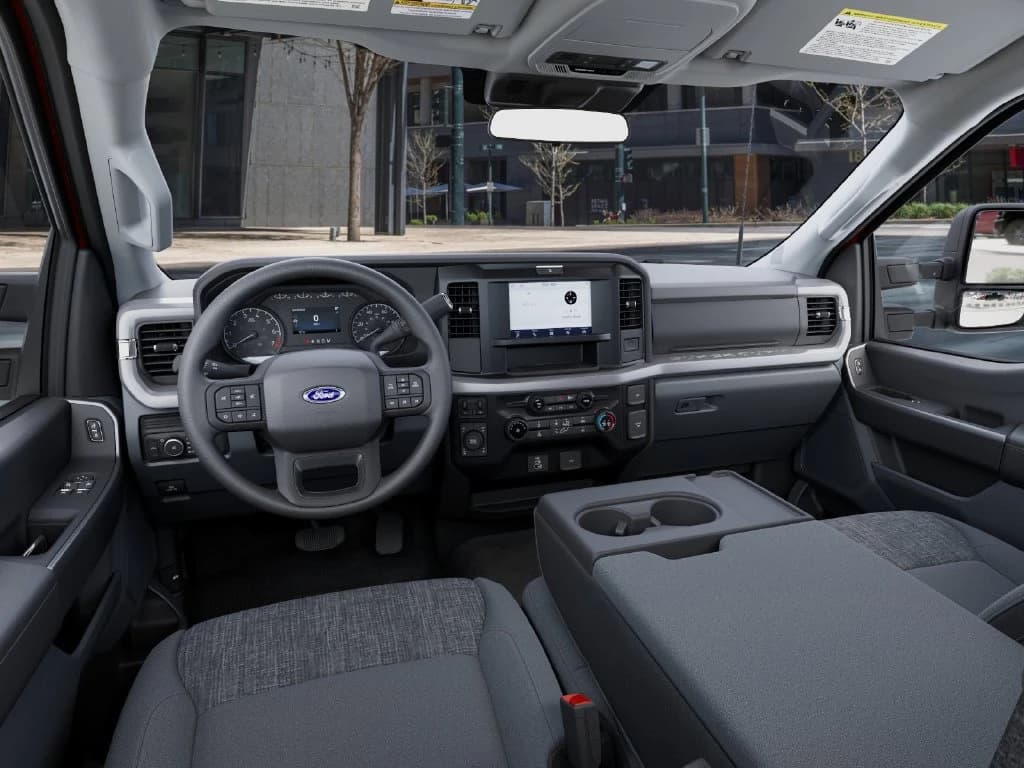 Ford Super Duty F-350 SRW XLT 4WD Reg Cab 8' Box 2027 — side view