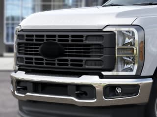 Ford Super Duty F-350 SRW XL 4WD Reg Cab 8' Box