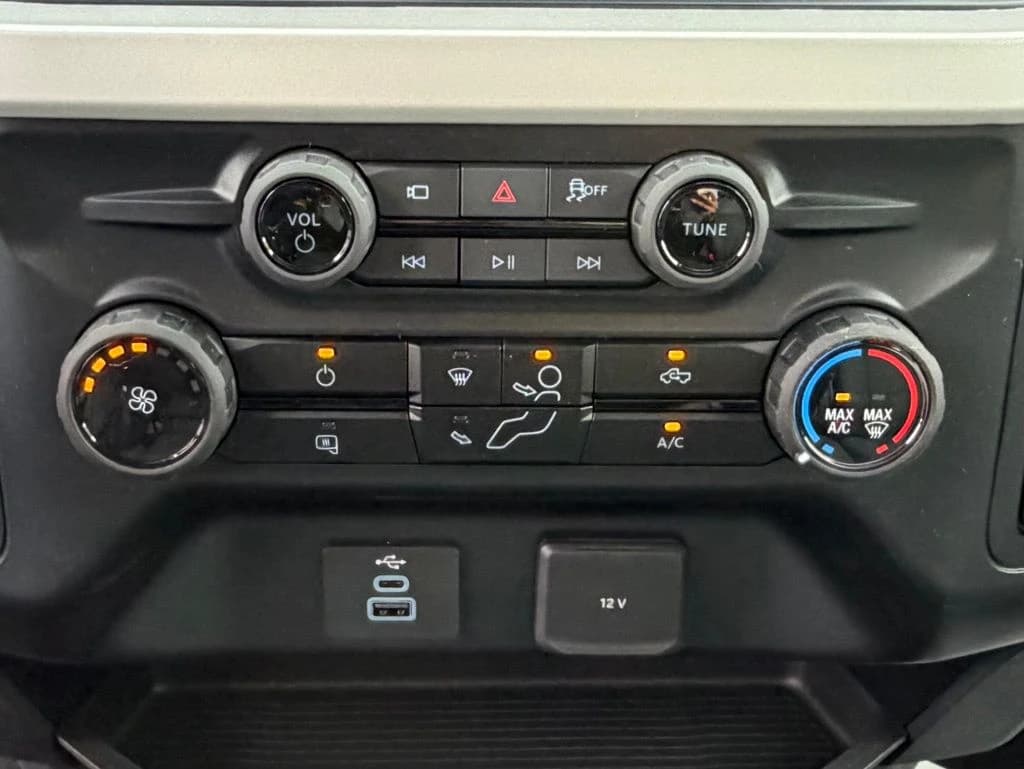 Ford Super Duty F-350 DRW XLT 2WD Reg Cab 8' Box 2026 — side view