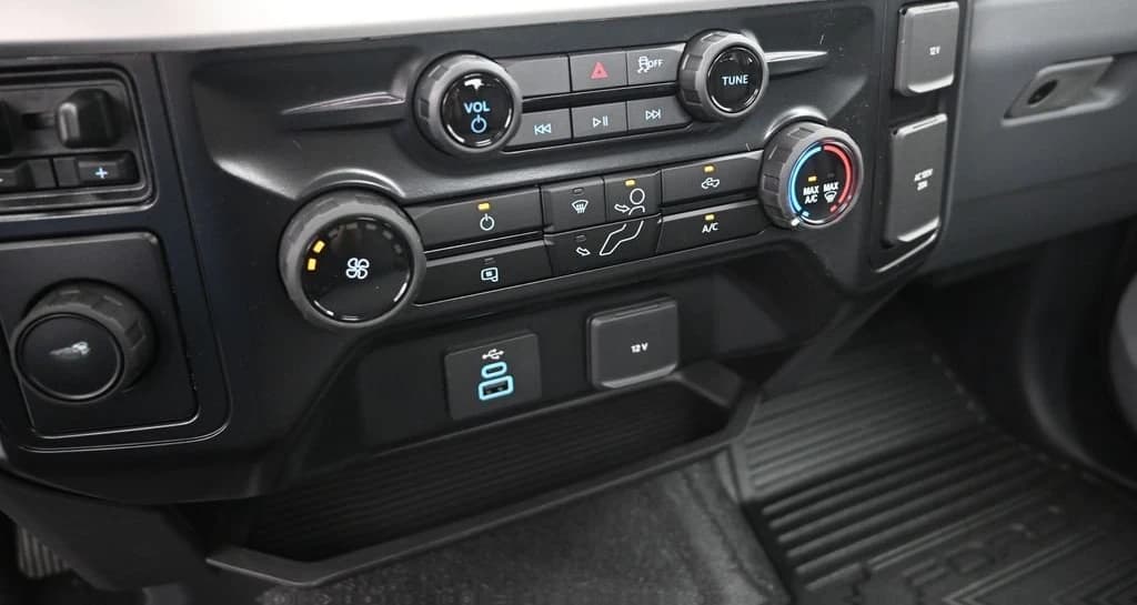 Ford Super Duty F-350 DRW XL 2WD Reg Cab 8' Box 2026 — side view