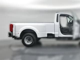 Ford Super Duty F-350 DRW XL 2WD Reg Cab 8' Box