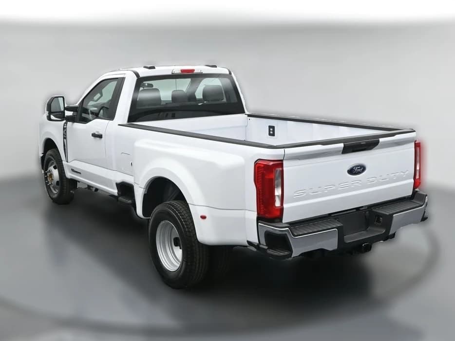 Ford Super Duty F-350 DRW XL 2WD Reg Cab 8' Box 2026 — side view