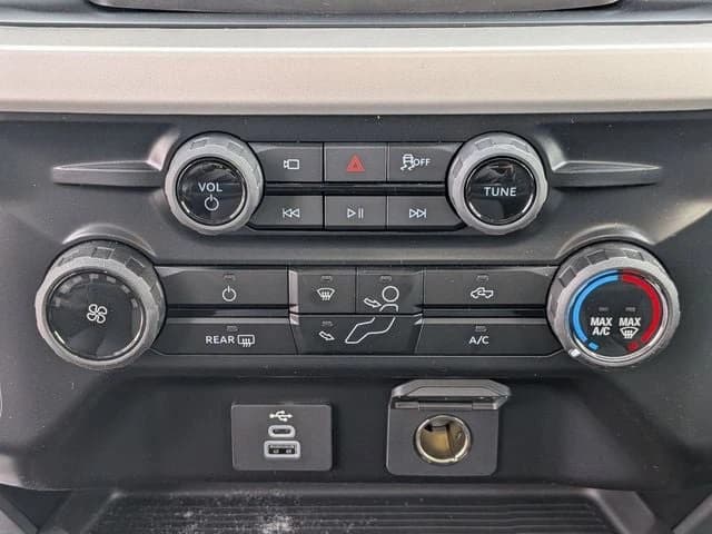 Ford Super Duty F-350 DRW XLT 4WD Reg Cab 8' Box 2026 — side view