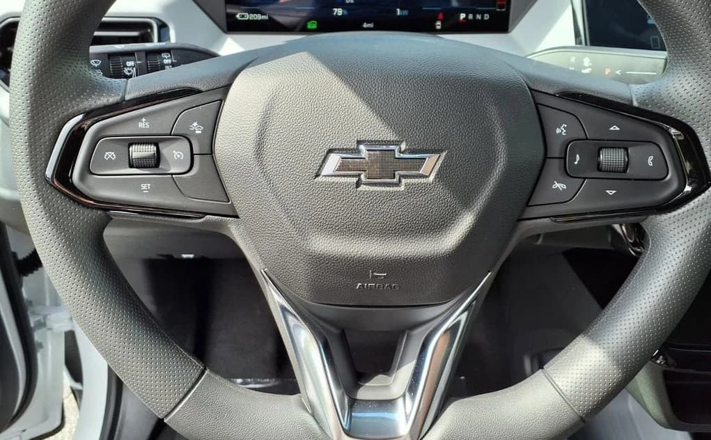 Chevrolet Bolt LT FWD 4dr 2027 — side view