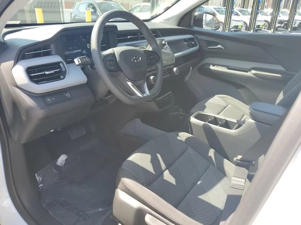 Chevrolet Bolt LT FWD 4dr 2027 — side view