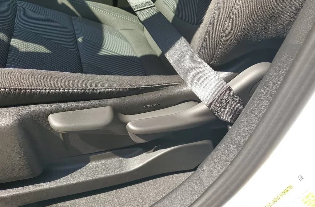 Chevrolet Bolt LT FWD 4dr 2027 — side view