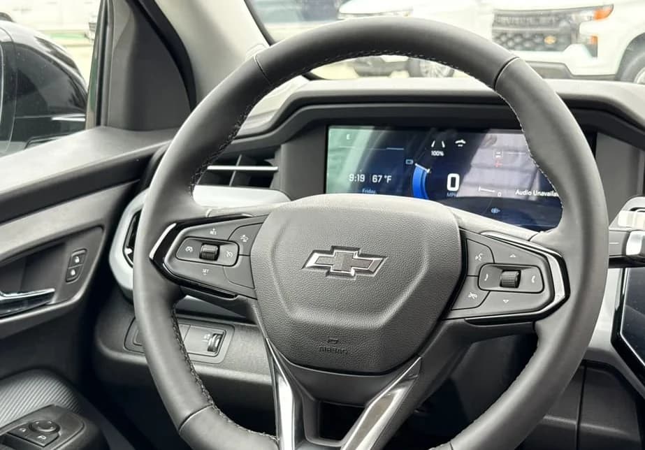Chevrolet Bolt LT FWD 4dr 2027 — side view