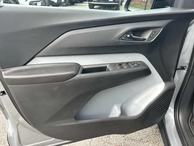 Chevrolet Bolt LT FWD 4dr 2027 — side view