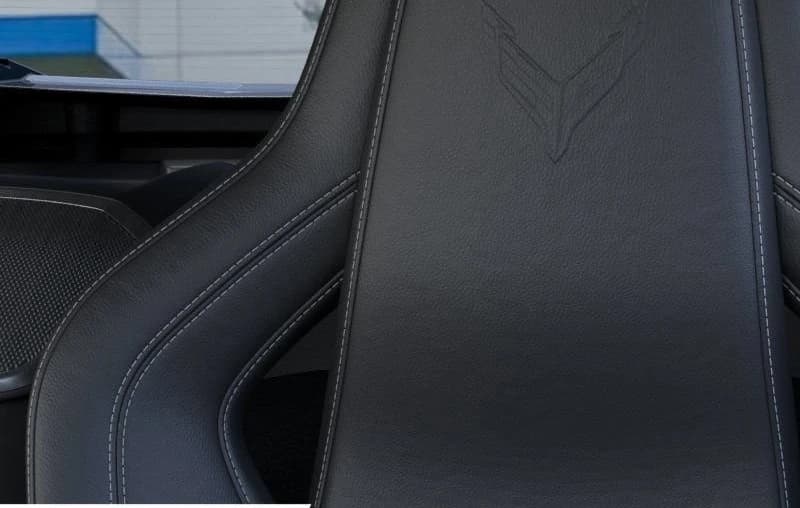Chevrolet Corvette 1LT 2dr Stingray Cpe 2027 — side view
