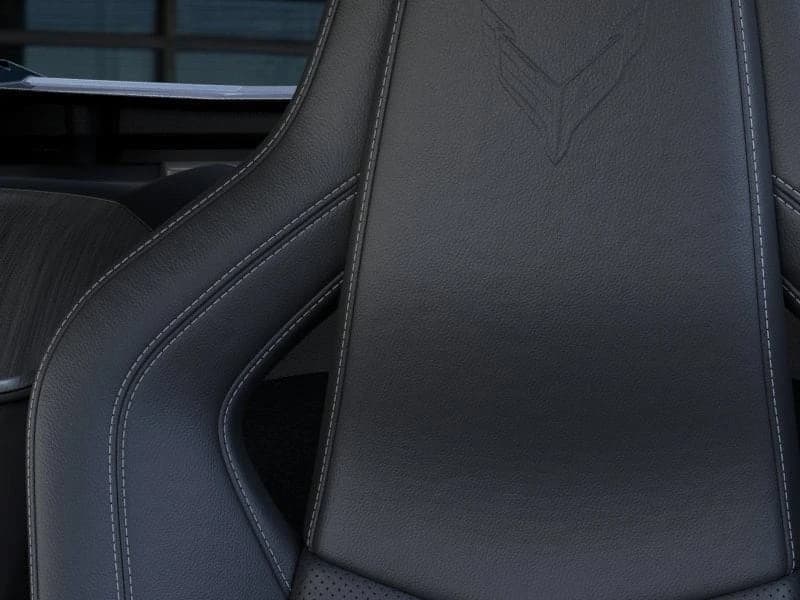 Chevrolet Corvette 2LT 2dr Stingray Cpe 2027 — side view