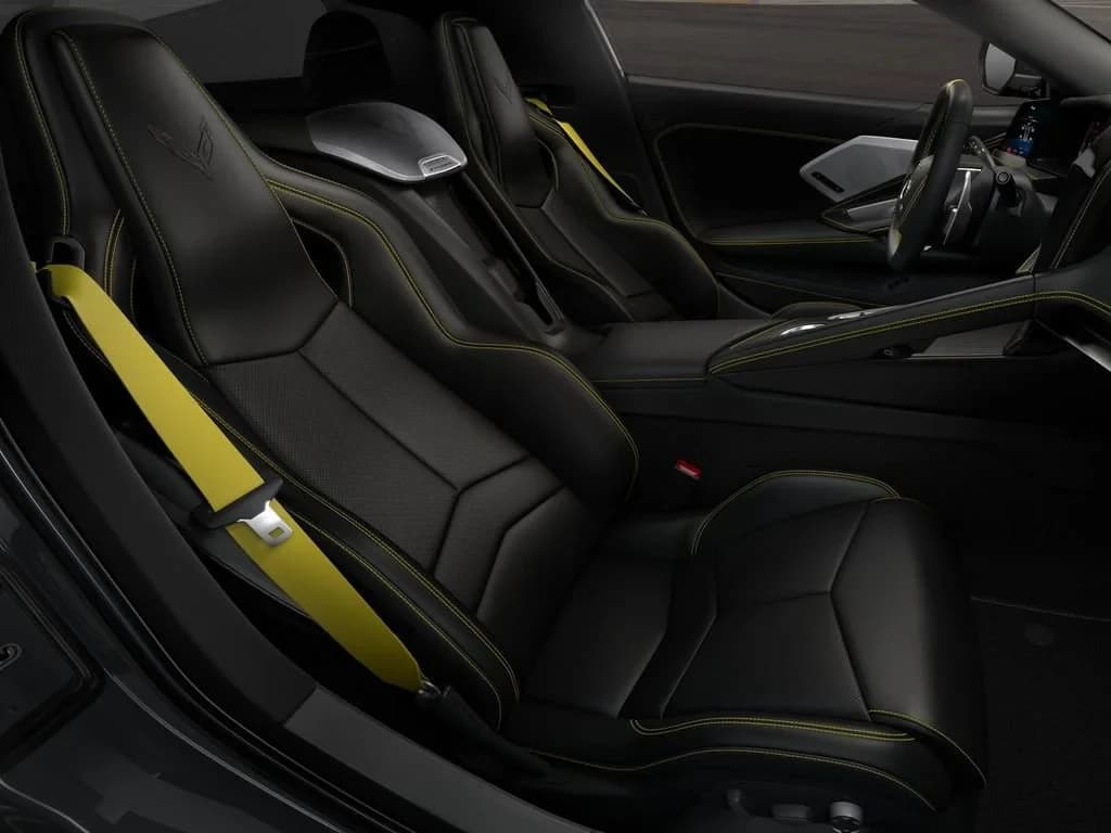 Chevrolet Corvette 2LT 2dr Stingray Cpe 2027 — side view