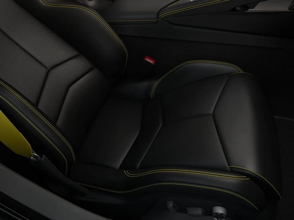 Chevrolet Corvette 2LT 2dr Stingray Cpe 2027 — side view