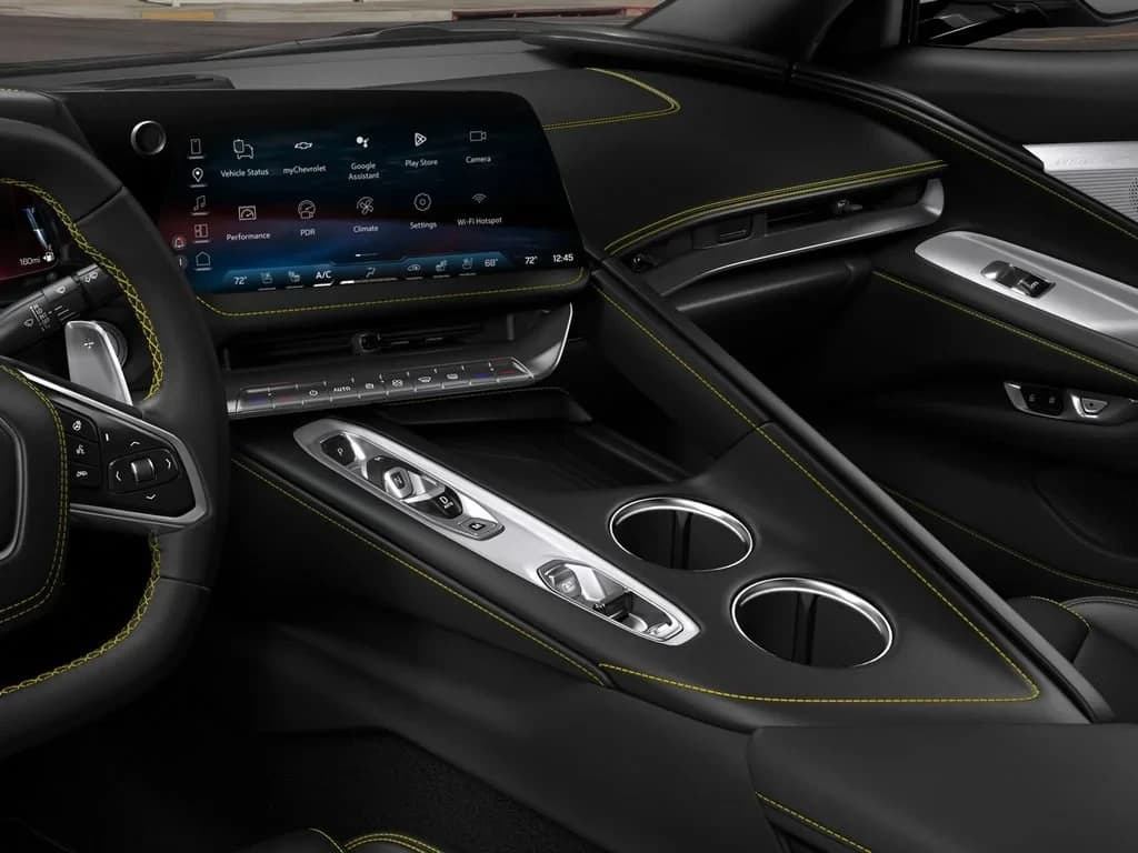 Chevrolet Corvette 2LT 2dr Stingray Cpe 2027 — side view