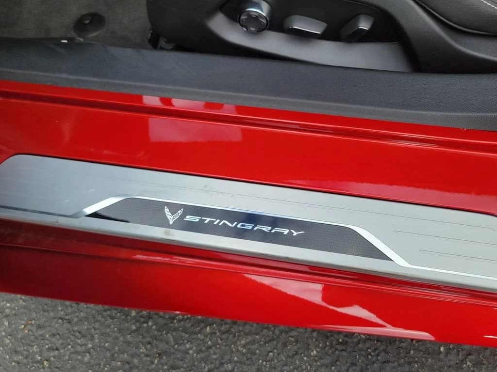 Chevrolet Corvette 2LT 2dr Stingray Conv 2027 — side view