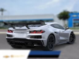 Chevrolet Corvette 3LZ 2dr ZR1 Cpe 2027 — side view