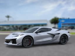 Chevrolet Corvette 3LZ 2dr ZR1 Cpe 2027 — side view
