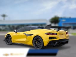 Chevrolet Corvette 3LZ 2dr ZR1 Conv 2027 — side view